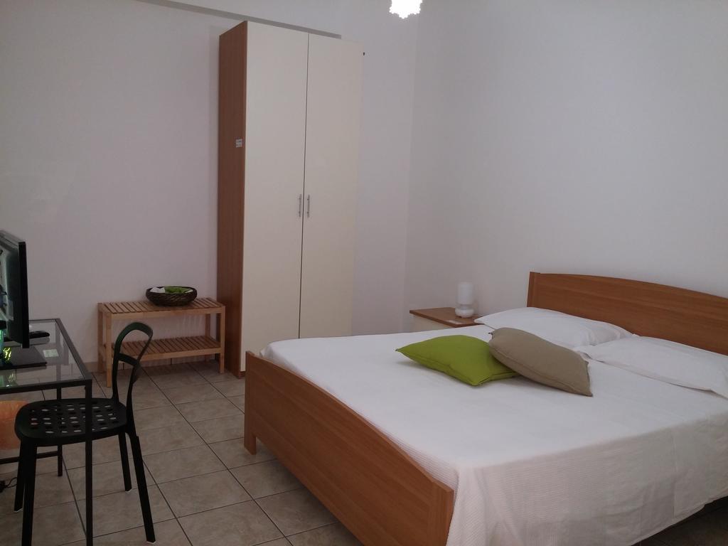 Akron B&B SantʼAlessio Siculo エクステリア 写真